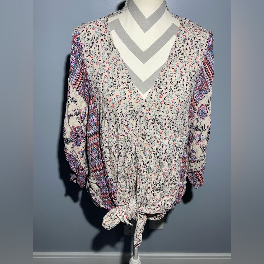 Floral V-Neck Blouse with‎ Tie-Front